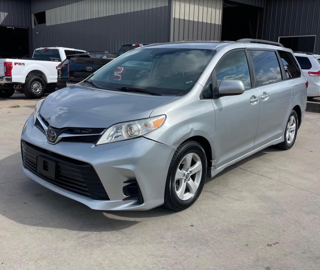 2019 Toyota Sienna LE