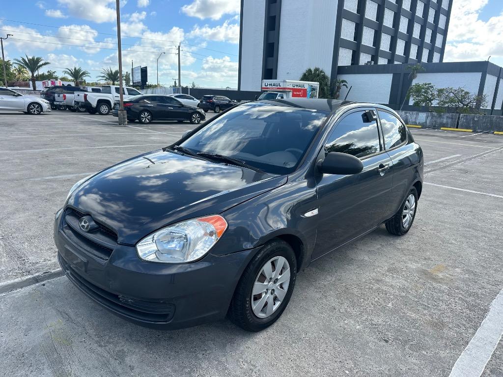 2009 Hyundai Accent GS Base 3-Door 5-Speed Manual's photo