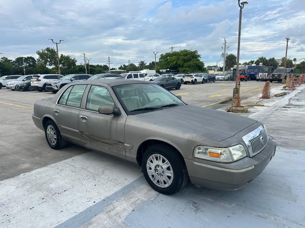 2006 Mercury Grand Marquis GS's photo