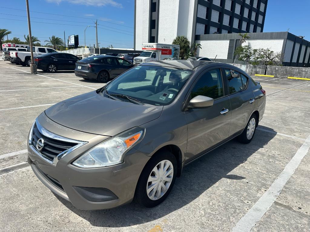 2016 Nissan Versa 1.6 SV CVT's photo